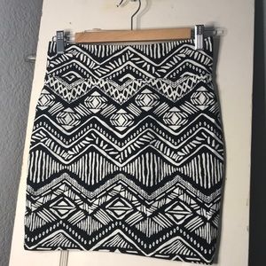 Black and white patterned miniskirt